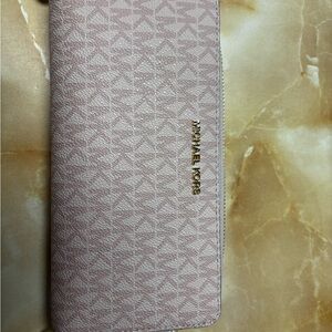 Michael Kors Light Pink Logo Wallet